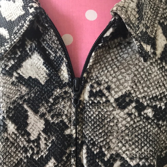 Snake print zip up collared jacket like NEW 14 - Picture 3 of 7